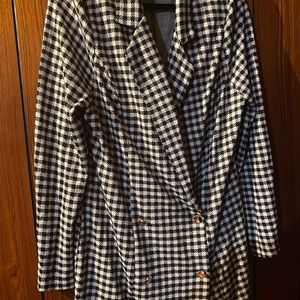 ASOS Design, Tall Jersey longline blazer in mono dogtooth design. Sz. 16